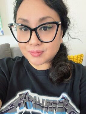 Meet your Posher, Monina